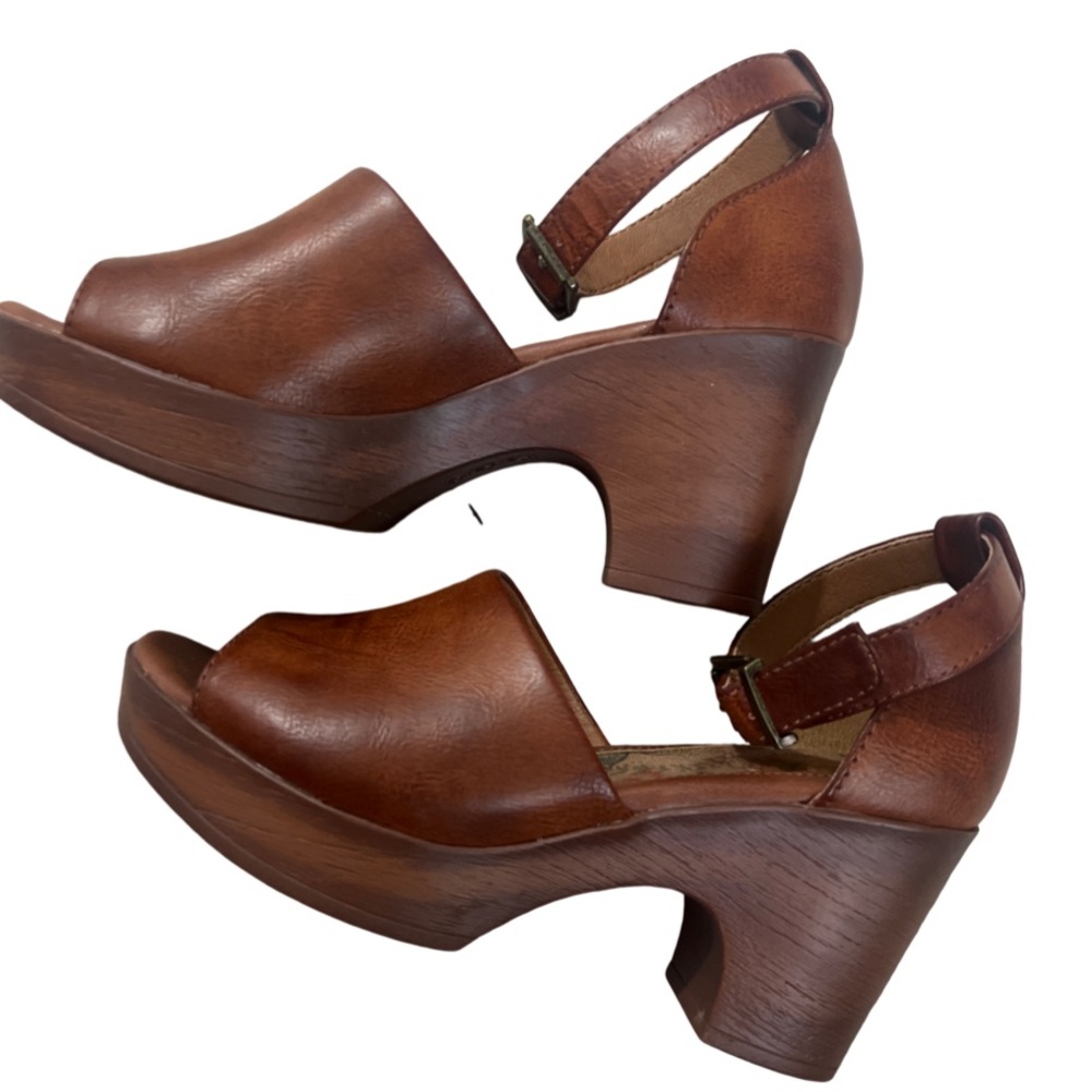 BOC sandals